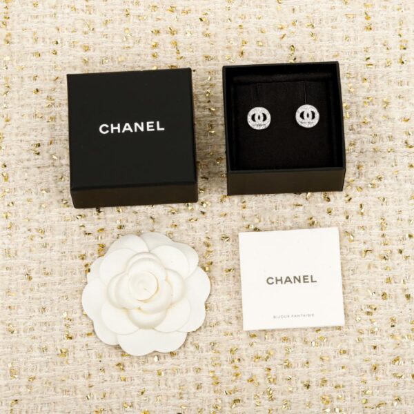 réplica,joyas,joyería,1:1,replica,fake,lujo,barato Boutique / Pendientes Chanel de plata con forma de doble C y diamantes redondos (3O92C)