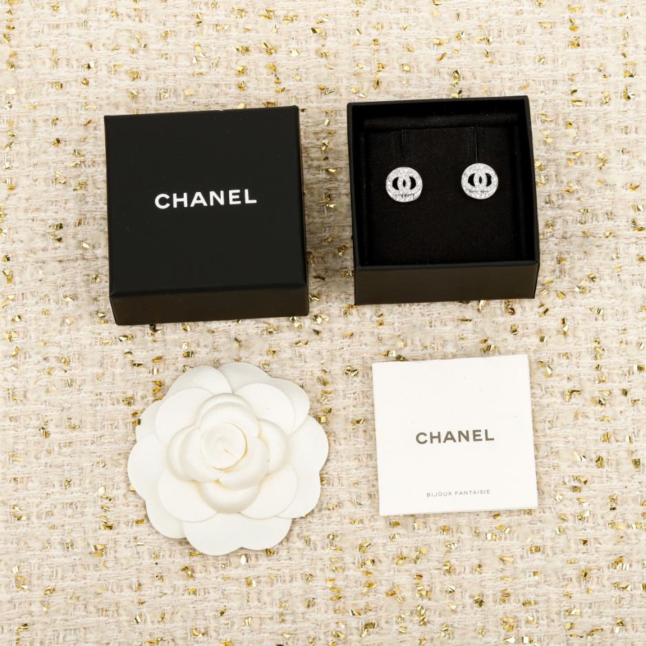 réplica,joyas,joyería,1:1,replica,fake,lujo,barato réplica,joyas,joyería,1:1,replica,fake,lujo,barato Boutique / Pendientes Chanel de plata con forma de doble C y diamantes redondos (3O92C)