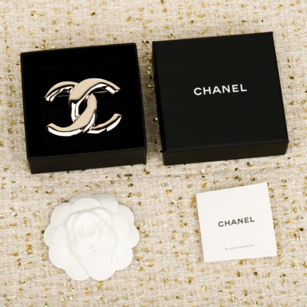 réplica,joyas,joyería,1:1,replica,fake,lujo,barato Boutique / Broche Chanel liso con doble C (OL18R)