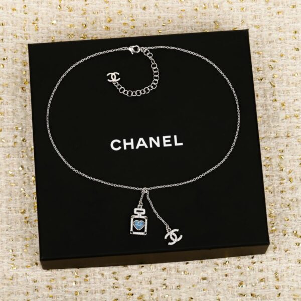 réplica,joyas,joyería,1:1,replica,fake,lujo,barato Boutique / Collar con frasco de perfume Chanel con forma de corazón azul (K30T6)