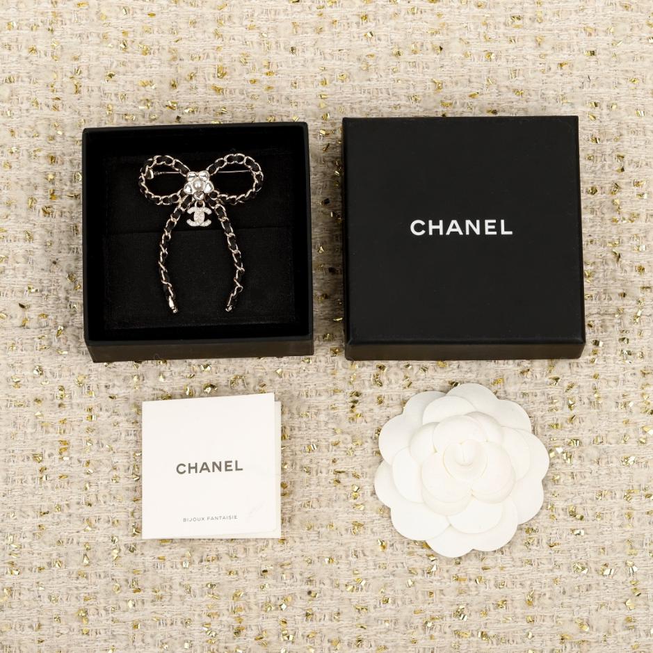 réplica,joyas,joyería,1:1,replica,fake,lujo,barato réplica,joyas,joyería,1:1,replica,fake,lujo,barato Boutique / Broche de lazo de cuero negro de Chanel (9YGGW)