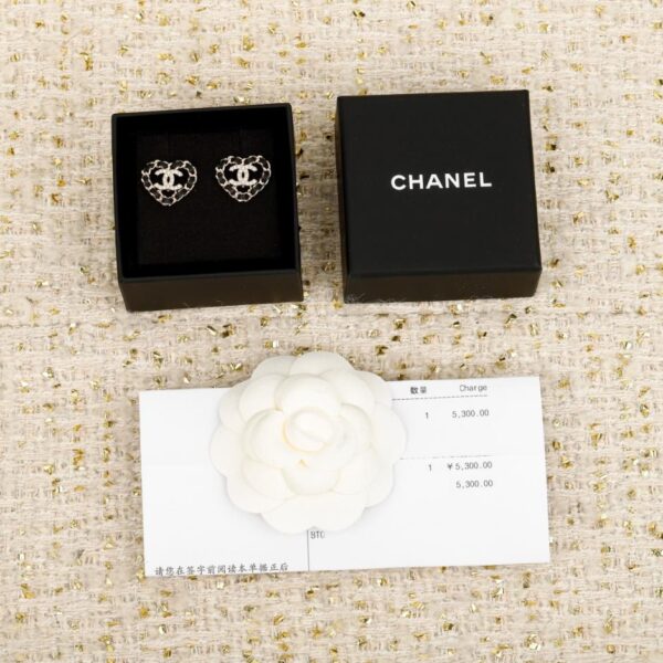 réplica,joyas,joyería,1:1,replica,fake,lujo,barato Boutique / Pendientes de botón Chanel de cuero con forma de corazón y doble C (18XB0)