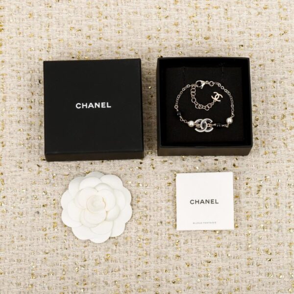 réplica,joyas,joyería,1:1,replica,fake,lujo,barato Boutique / Pendientes de botón Chanel de cuero con forma de corazón y doble C (18XB0)