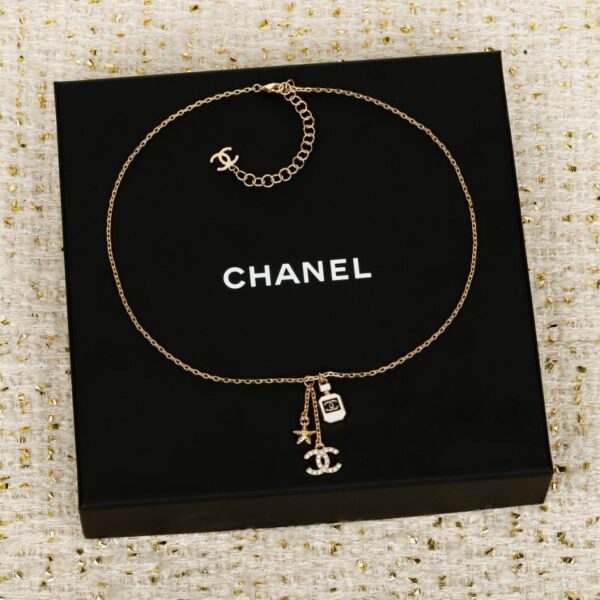 réplica,joyas,joyería,1:1,replica,fake,lujo,barato Boutique / Pendientes de clip con doble C y corazón calado de Chanel (U35SR)