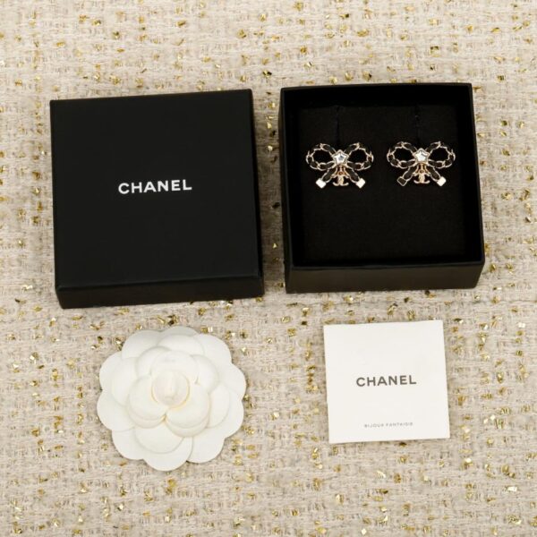 réplica,joyas,joyería,1:1,replica,fake,lujo,barato Boutique / Pendientes de lazo de cuero negro de Chanel (THZUV)