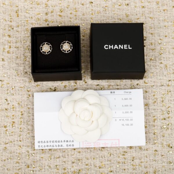 réplica,joyas,joyería,1:1,replica,fake,lujo,barato Boutique / Pendientes Chanel de perlas redondas con botones de cuero (7N6QM)