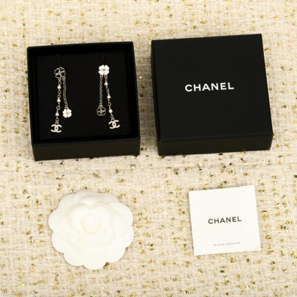réplica,joyas,joyería,1:1,replica,fake,lujo,barato Boutique / Pendientes Chanel con doble C y camelia en blanco y negro (61RWZ)