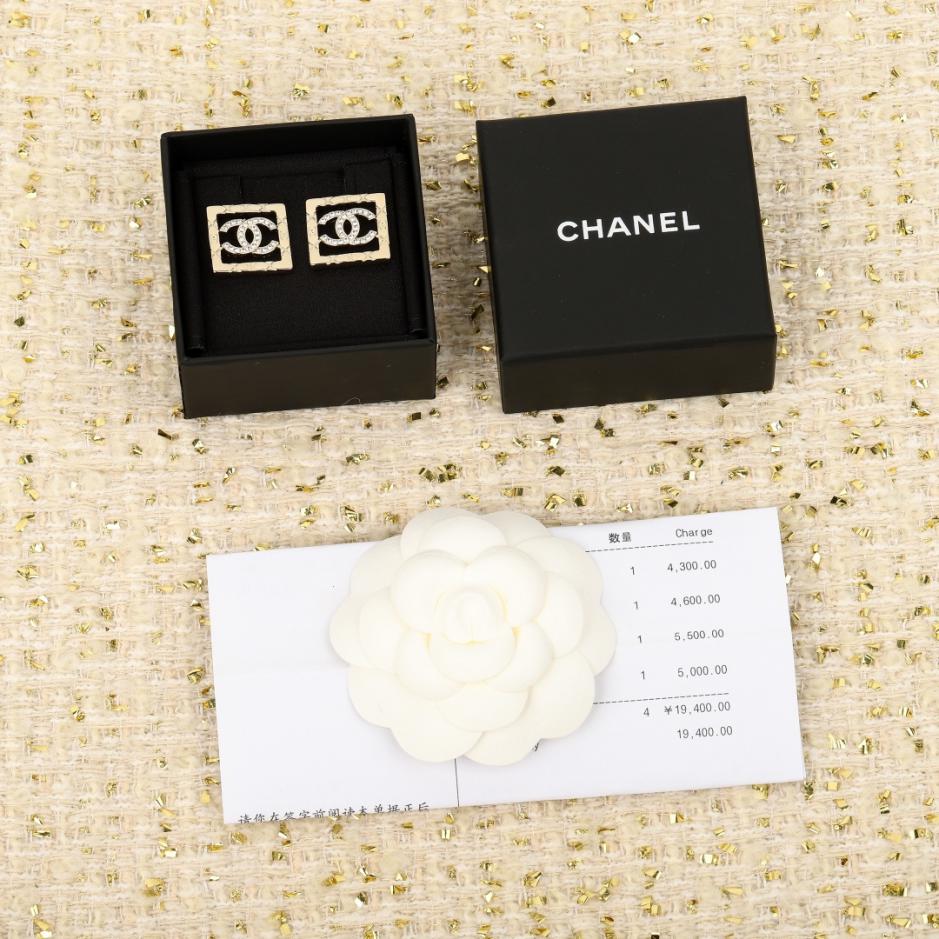 réplica,joyas,joyería,1:1,replica,fake,lujo,barato réplica,joyas,joyería,1:1,replica,fake,lujo,barato Boutique / Pendientes de botón con doble C y corte cuadrado de Chanel: 25 (MEFWE)
