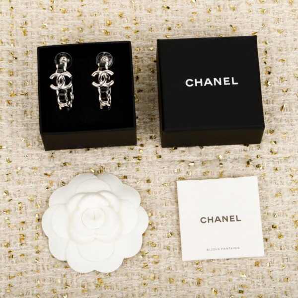 réplica,joyas,joyería,1:1,replica,fake,lujo,barato Boutique / Pendientes de mezclilla con cadena de cuero negro de Chanel: 25 piezas (HGCG4)