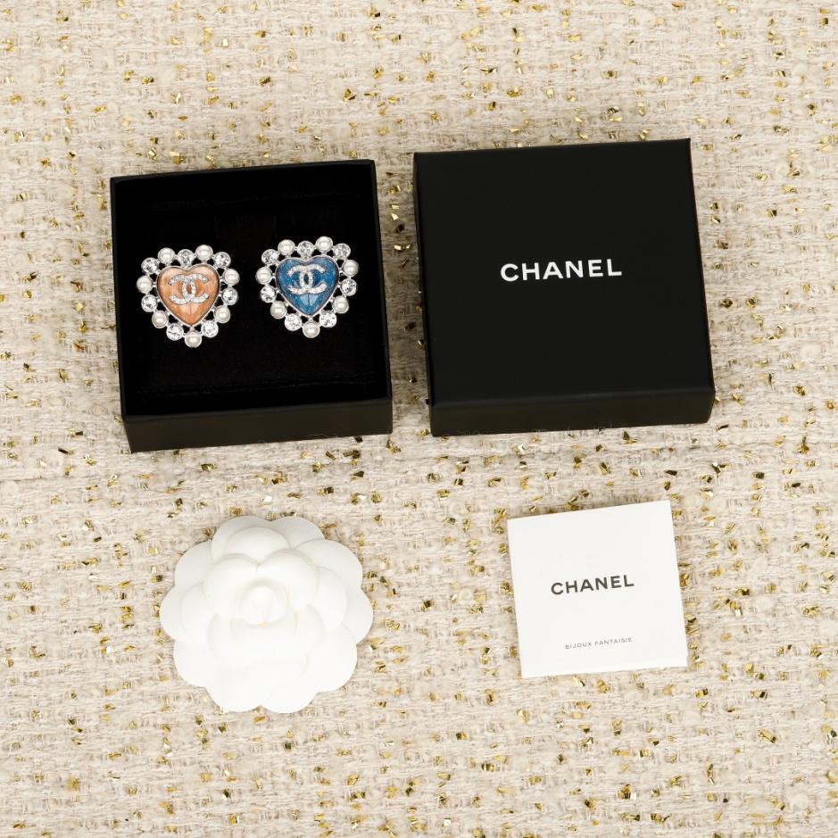 réplica,joyas,joyería,1:1,replica,fake,lujo,barato réplica,joyas,joyería,1:1,replica,fake,lujo,barato Boutique / Broche de perlas y diamantes de imitación en azul claro de Chanel (V5Y2X)