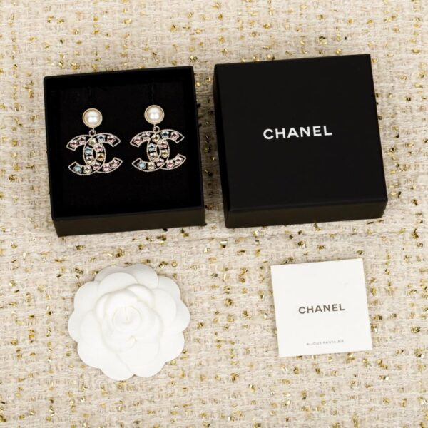 réplica,joyas,joyería,1:1,replica,fake,lujo,barato Boutique / Pendientes Chanel de resina con doble C y diamantes redondos (1KC0B)
