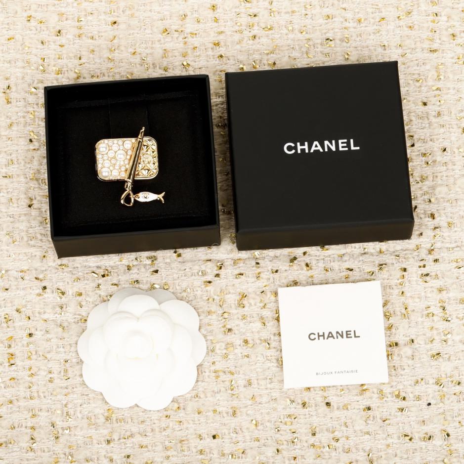 réplica,joyas,joyería,1:1,replica,fake,lujo,barato réplica,joyas,joyería,1:1,replica,fake,lujo,barato Boutique / Nuevo broche: broche de pez cuadrado de Chanel (Q0G0W)