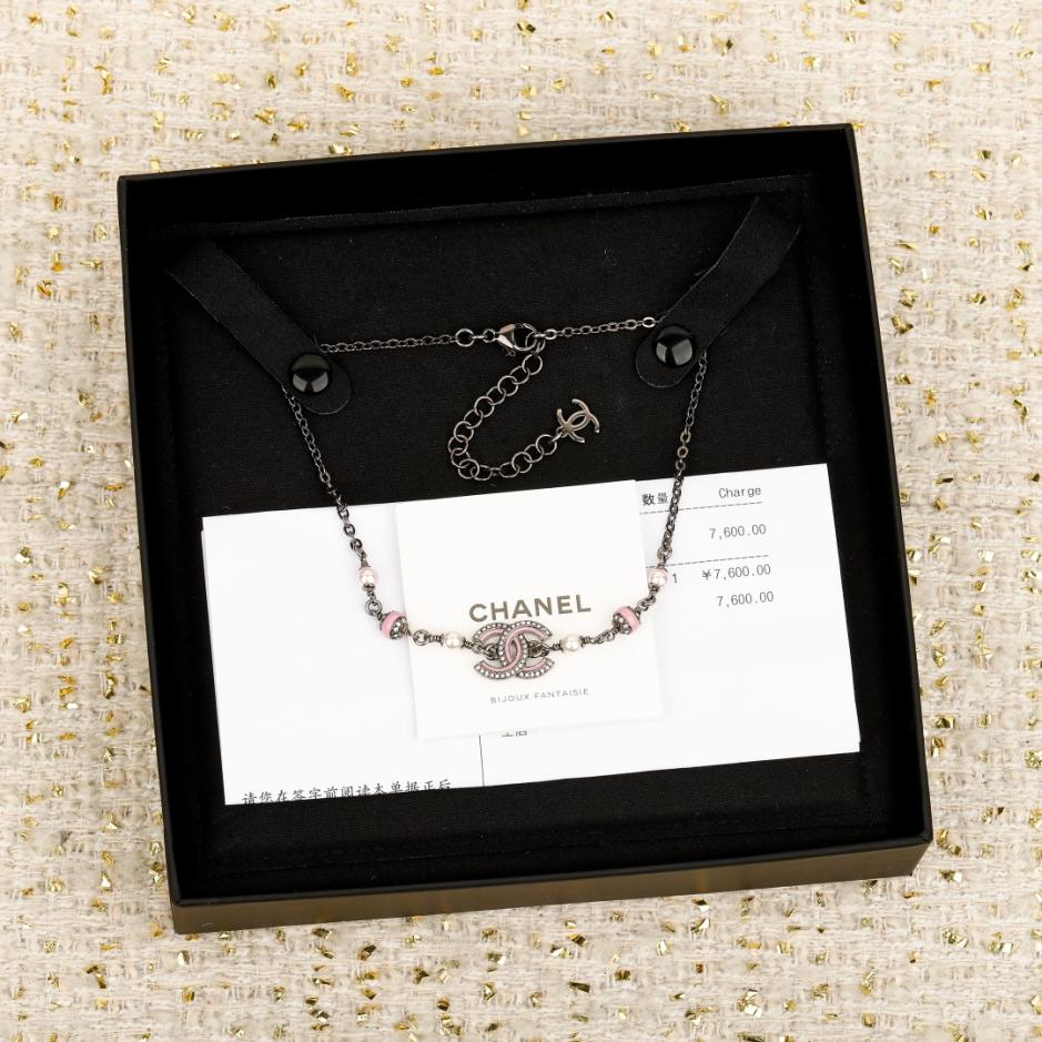 réplica,joyas,joyería,1:1,replica,fake,lujo,barato réplica,joyas,joyería,1:1,replica,fake,lujo,barato Boutique / Collar Chanel con doble C de esmalte rosa (T4F35)