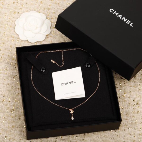 réplica,joyas,joyería,1:1,replica,fake,lujo,barato Boutique / Collar de perlas y corazón con diamantes de imitación de Chanel (KMOEA)