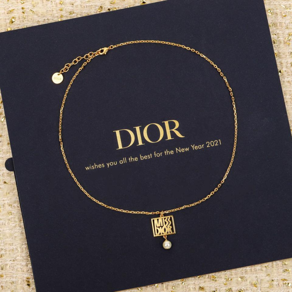 réplica,joyas,joyería,1:1,replica,fake,lujo,barato réplica,joyas,joyería,1:1,replica,fake,lujo,barato Collar con colgante cuadrado de letra calada de Dior (KLADX)
