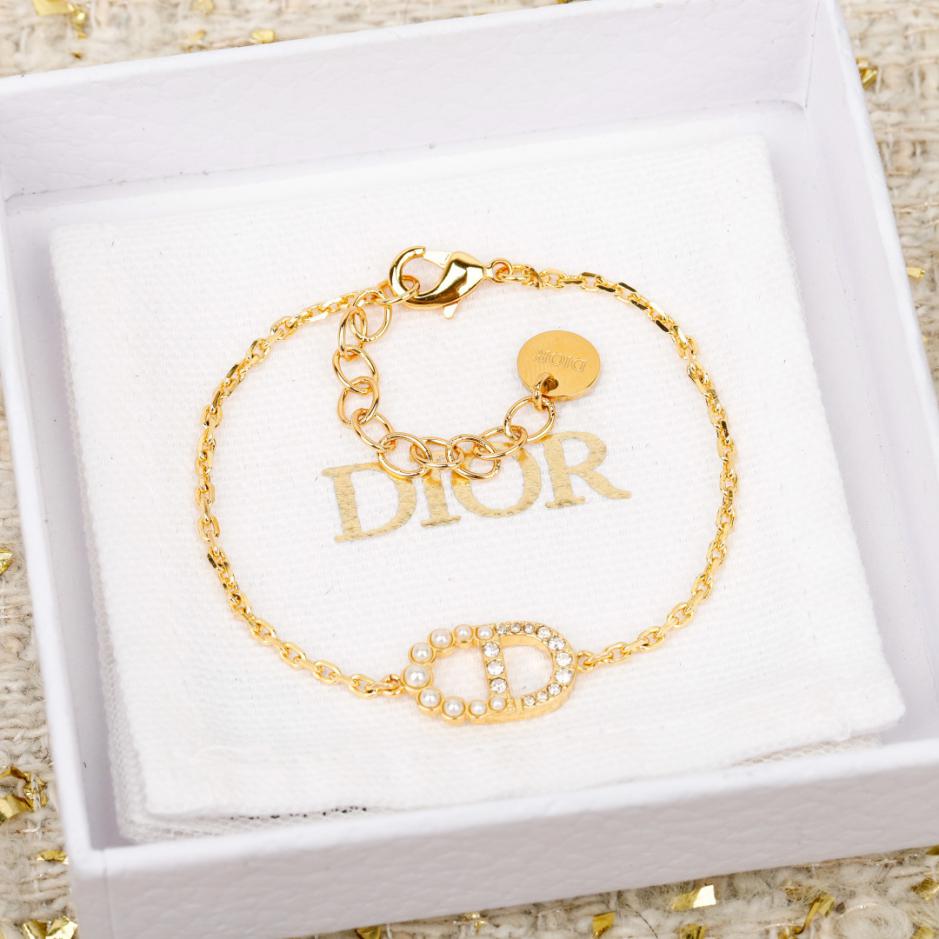 réplica,joyas,joyería,1:1,replica,fake,lujo,barato réplica,joyas,joyería,1:1,replica,fake,lujo,barato Pulsera y collar CD de Dior con mitad diamantes y mitad perlas (S1QLF)