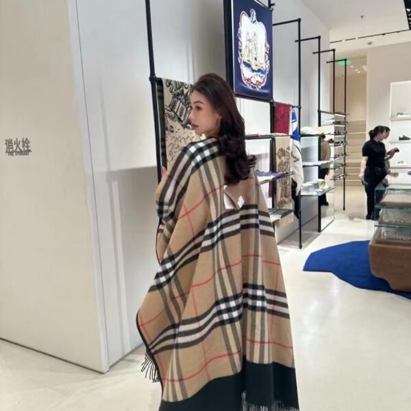 réplica,joyas,joyería,1:1,replica,fake,lujo,barato Auténtico chal/capa de jacquard con cuadros en contraste de Burberry (31W1K)