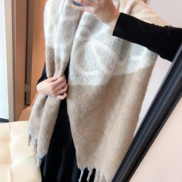 réplica,joyas,joyería,1:1,replica,fake,lujo,barato La nueva y espectacular bufanda de mohair bordada de Loewe (BMSF2)