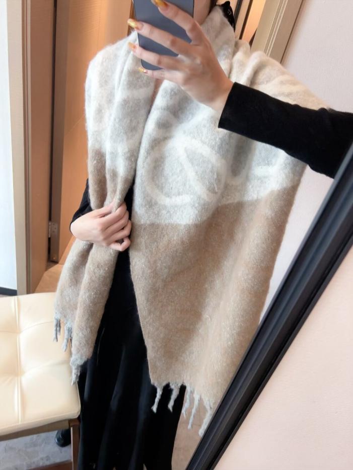 réplica,joyas,joyería,1:1,replica,fake,lujo,barato réplica,joyas,joyería,1:1,replica,fake,lujo,barato La nueva y espectacular bufanda de mohair bordada de Loewe (BMSF2)