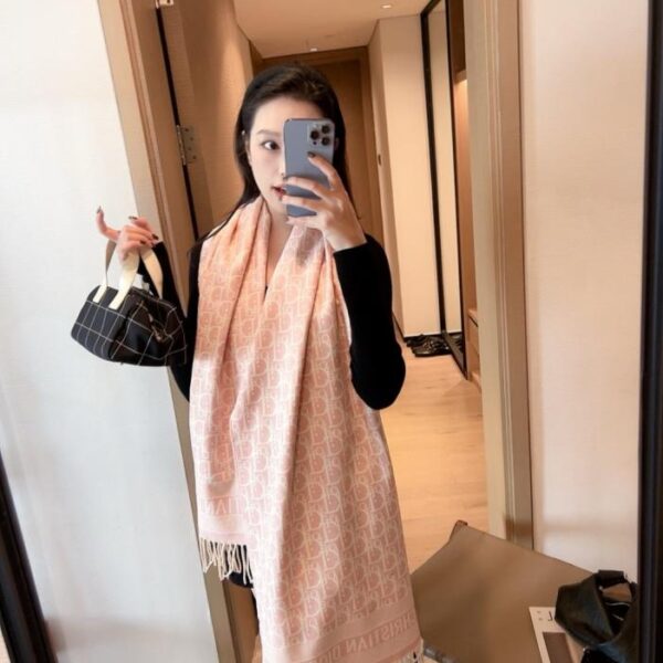 réplica,joyas,joyería,1:1,replica,fake,lujo,barato Bufanda larga con ribete de pelo de conejo de Dior (OX0M0)
