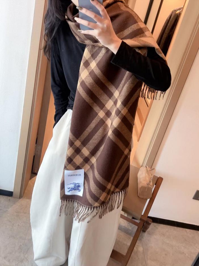 réplica,joyas,joyería,1:1,replica,fake,lujo,barato réplica,joyas,joyería,1:1,replica,fake,lujo,barato El último estilo boutique de Burberry, bufanda unisex 100 % cachemir de seda premium (17TYF)
