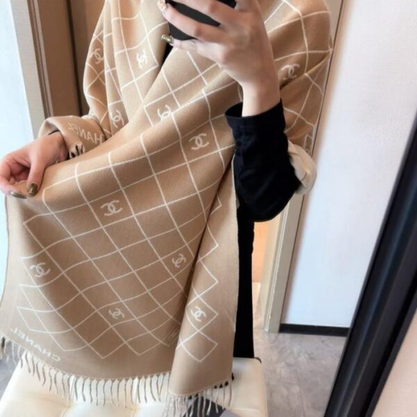 réplica,joyas,joyería,1:1,replica,fake,lujo,barato Chal con estampado acolchado clásico de CHANEL y logotipo de doble C (3FHTN)