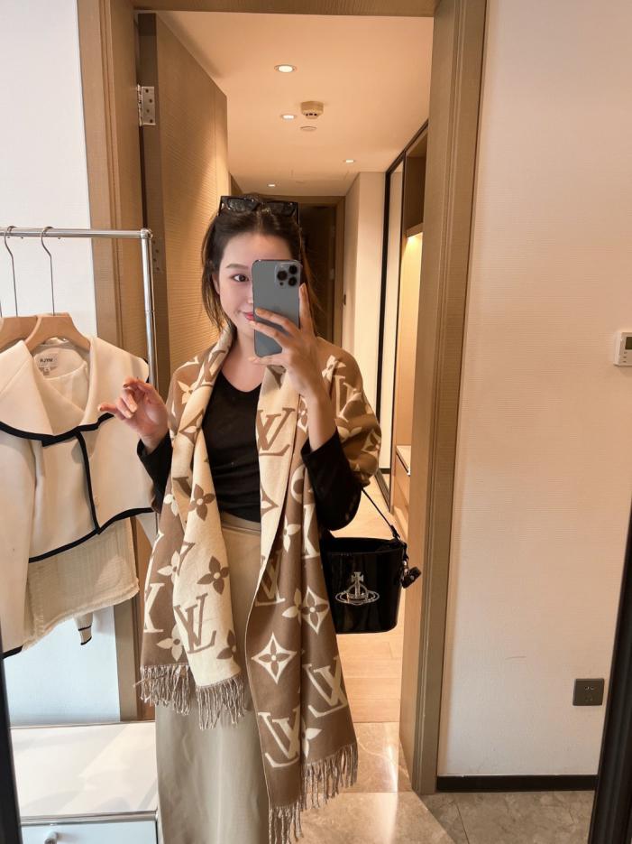 réplica,joyas,joyería,1:1,replica,fake,lujo,barato réplica,joyas,joyería,1:1,replica,fake,lujo,barato La nueva bufanda más vendida de la boutique LV (FMLIA)