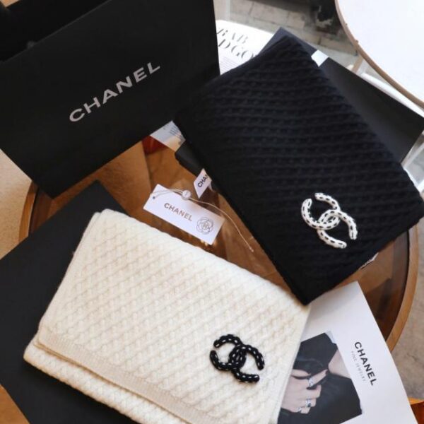 réplica,joyas,joyería,1:1,replica,fake,lujo,barato Bufanda de punto blanca de CHANEL, nueva llegada, con logotipo estampado de rombos (7ZNN2)