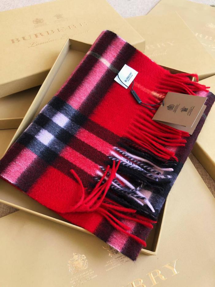 réplica,joyas,joyería,1:1,replica,fake,lujo,barato réplica,joyas,joyería,1:1,replica,fake,lujo,barato Bufanda clásica de cachemir a cuadros con estampado de ondas profundas de Burberry en rojo brillante (0EYQC)