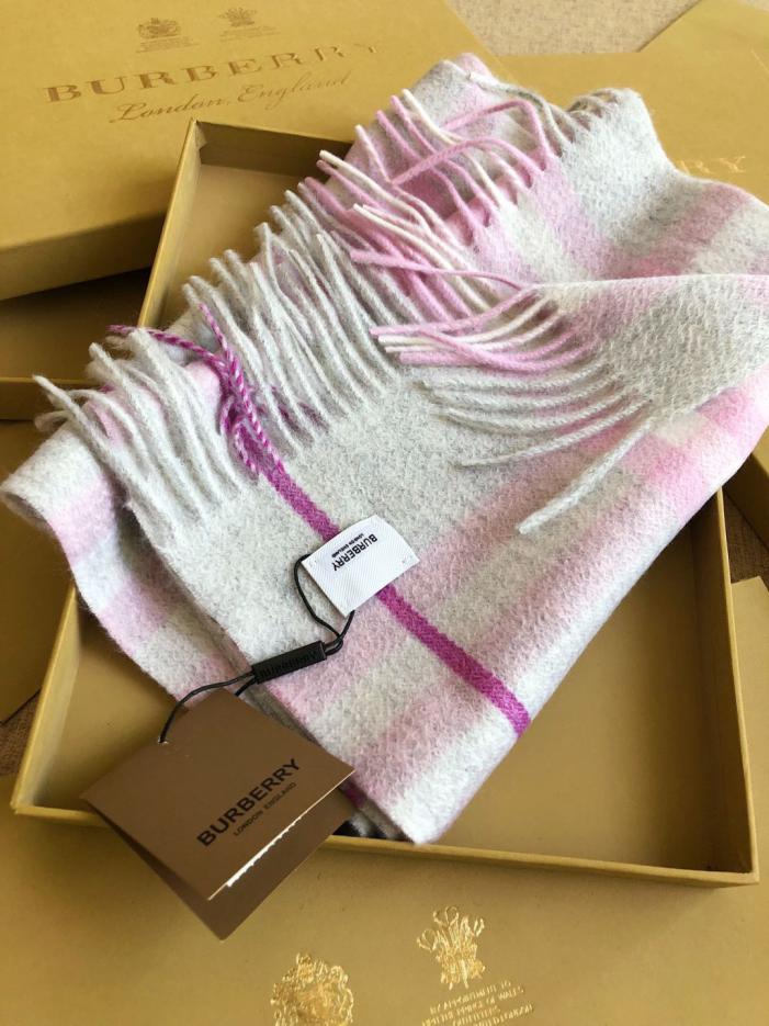 réplica,joyas,joyería,1:1,replica,fake,lujo,barato réplica,joyas,joyería,1:1,replica,fake,lujo,barato Bufanda clásica de cachemir a cuadros Burberry Deep Water Ripple en gris y rosa (ZSHW5)