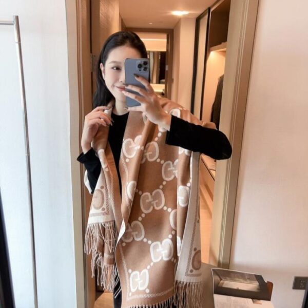 réplica,joyas,joyería,1:1,replica,fake,lujo,barato La última bufanda Gucci de la boutique (IMIKH)