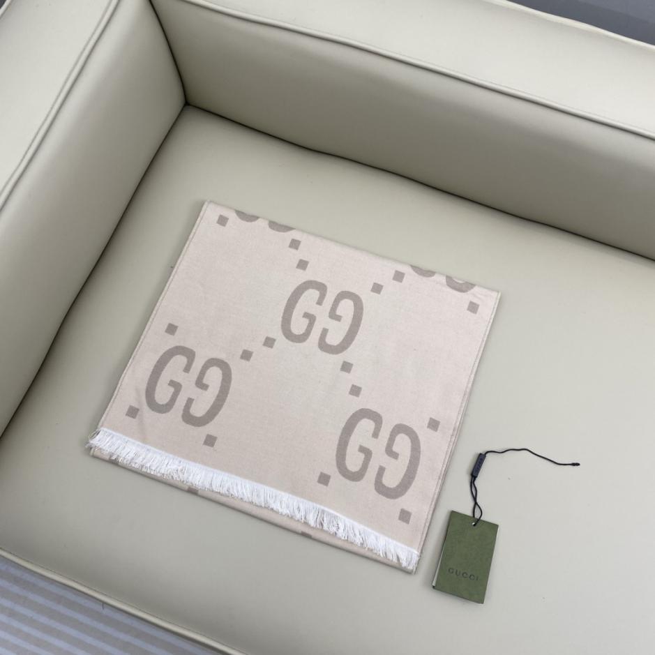 réplica,joyas,joyería,1:1,replica,fake,lujo,barato réplica,joyas,joyería,1:1,replica,fake,lujo,barato Bufanda Gucci con estampado de diamantes GG (1IGZQ)