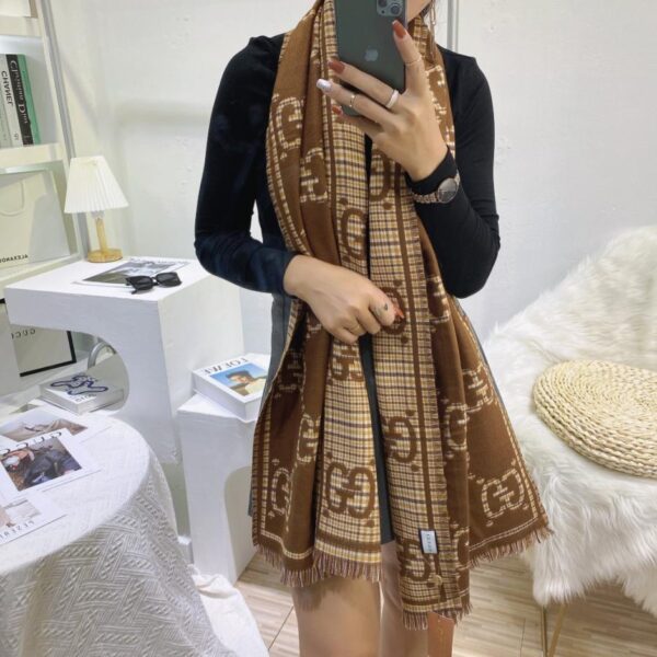 réplica,joyas,joyería,1:1,replica,fake,lujo,barato Chal reversible de jacquard con doble G de Gucci (G992H)