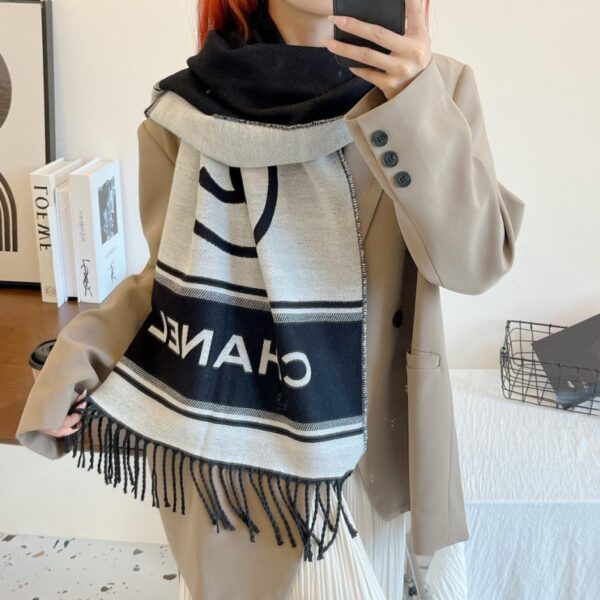 réplica,joyas,joyería,1:1,replica,fake,lujo,barato El último diseño de bufanda de Chanel desde su sitio web oficial (D7KCN)