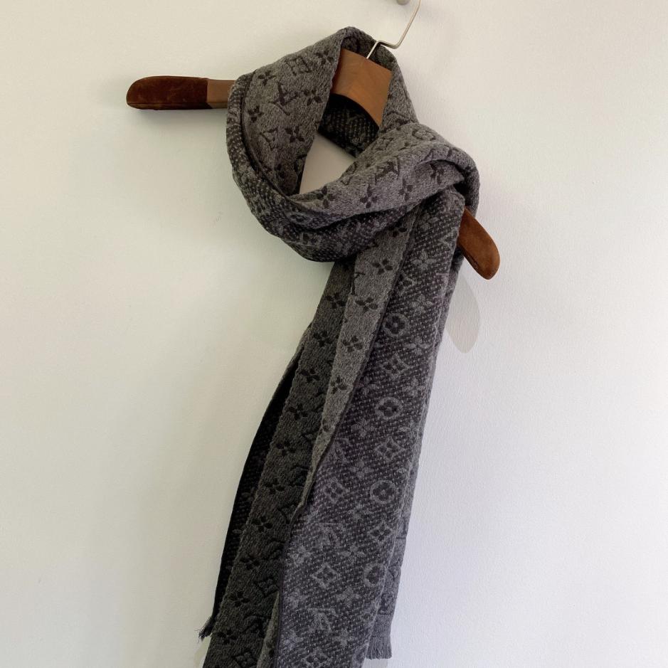 réplica,joyas,joyería,1:1,replica,fake,lujo,barato réplica,joyas,joyería,1:1,replica,fake,lujo,barato Bufanda de lana LV para hombre, gris (TN9NH)