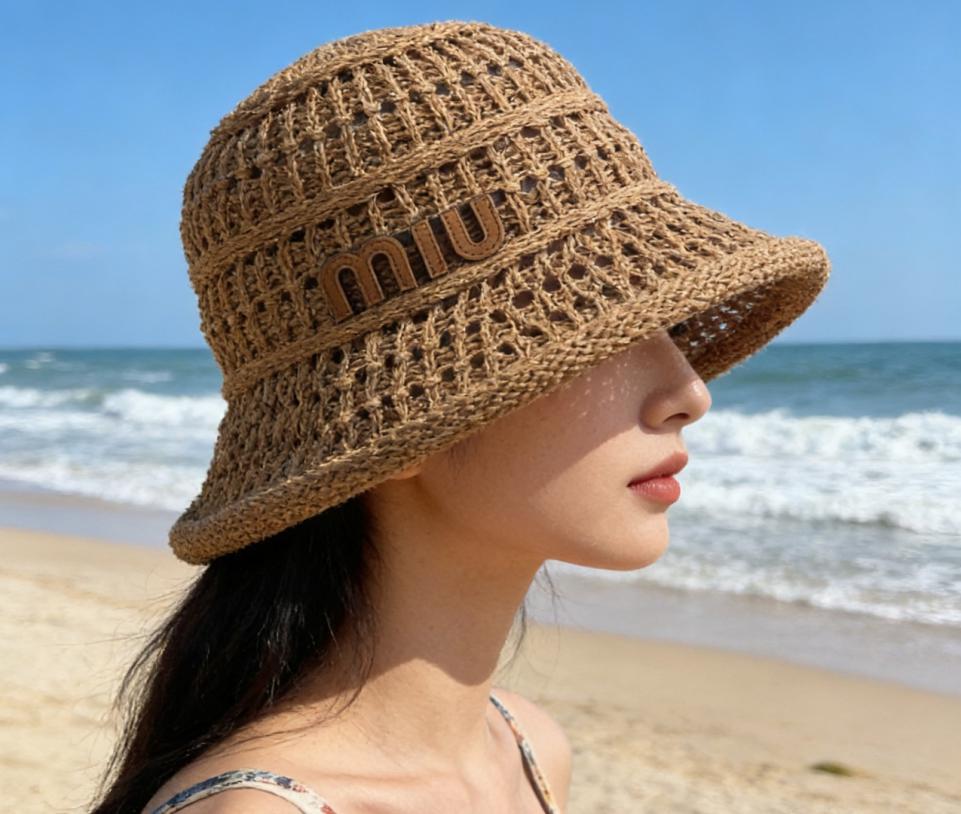 réplica,joyas,joyería,1:1,replica,fake,lujo,barato réplica,joyas,joyería,1:1,replica,fake,lujo,barato Un imprescindible para la playa en verano: sombrero de pescador tejido de Miu Miu (X9MW41)