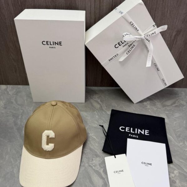 réplica,joyas,joyería,1:1,replica,fake,lujo,barato Este es un sombrero CELINE hecho a medida, con cuerpo de sarga de algodón y ala de pana. La letra «C» (VQOFIE) está bordada con una técnica de tela de rizo.