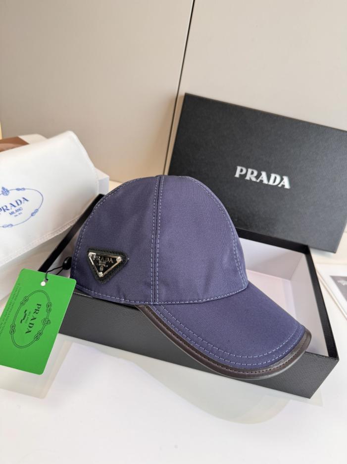 réplica,joyas,joyería,1:1,replica,fake,lujo,barato réplica,joyas,joyería,1:1,replica,fake,lujo,barato ¡Novedad! Gorra de béisbol Prada con logo de triángulo invertido, diseño original, ¡ya disponible! (L3J31G)