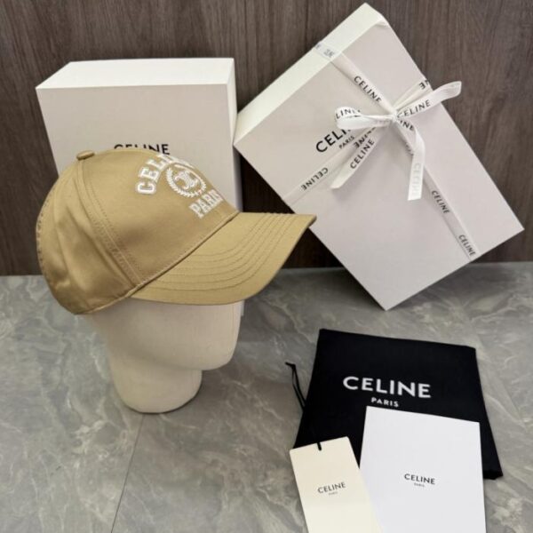 réplica,joyas,joyería,1:1,replica,fake,lujo,barato Diseño exclusivo de CELINE. La parte frontal del sombrero presenta las letras CELINE y PARIS bordadas (J9VWRJ).