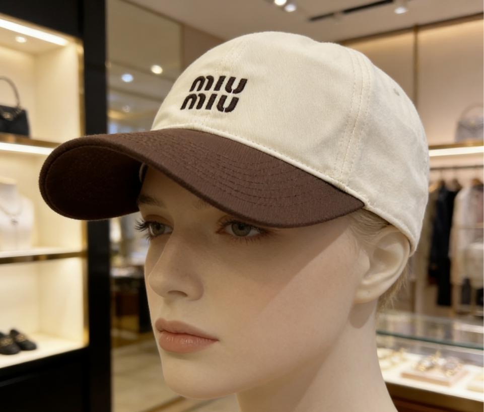 réplica,joyas,joyería,1:1,replica,fake,lujo,barato réplica,joyas,joyería,1:1,replica,fake,lujo,barato Gorra de béisbol clásica bordada de Miu Miu (R8K6GL)