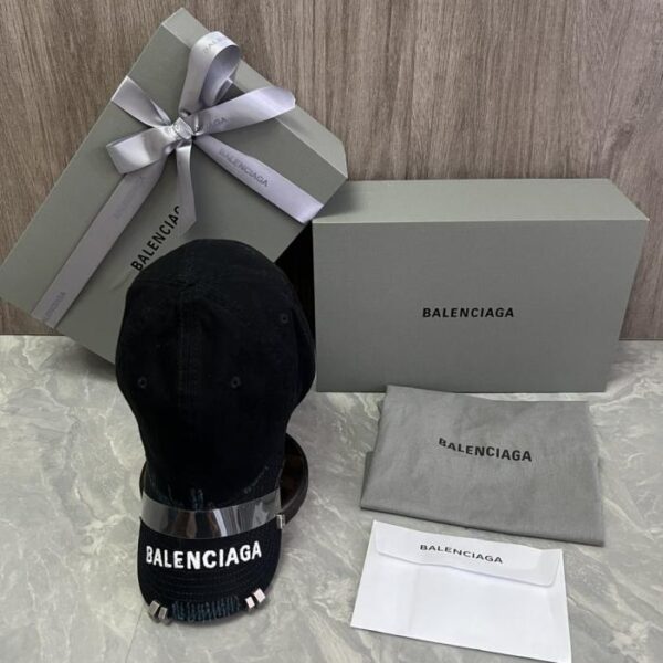 réplica,joyas,joyería,1:1,replica,fake,lujo,barato Gorra de béisbol Balenciaga (OYHNZI) – comprada a través de un intermediario.