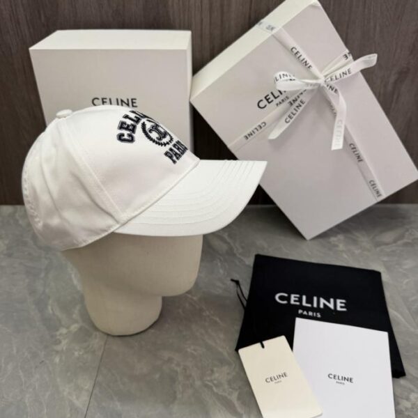 réplica,joyas,joyería,1:1,replica,fake,lujo,barato Diseño exclusivo de CELINE. La parte frontal del sombrero presenta las letras CELINE y PARIS bordadas (9SUK2V).