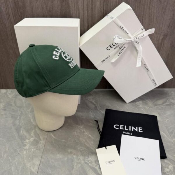 réplica,joyas,joyería,1:1,replica,fake,lujo,barato Diseño exclusivo de CELINE. La parte frontal del sombrero presenta las letras CELINE y PARIS bordadas (T1C7ZF).