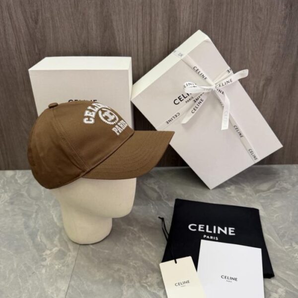 réplica,joyas,joyería,1:1,replica,fake,lujo,barato Diseño exclusivo de CELINE. La parte frontal del sombrero presenta el logotipo de CELINE bordado (O45327).