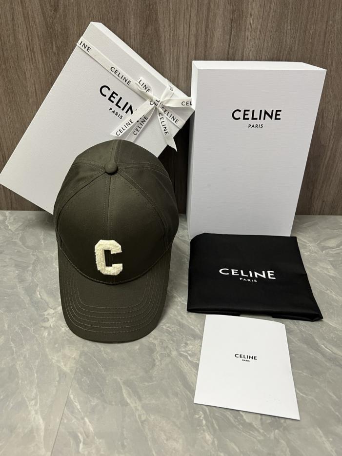 réplica,joyas,joyería,1:1,replica,fake,lujo,barato réplica,joyas,joyería,1:1,replica,fake,lujo,barato Gorra de béisbol personalizada original de CELINE (KW7MGG) – Mismo estilo que la que aparece en la página web oficial.
