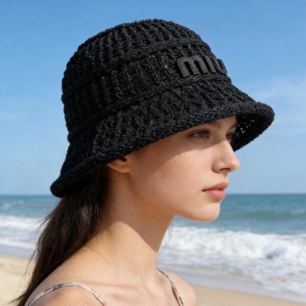 réplica,joyas,joyería,1:1,replica,fake,lujo,barato Un imprescindible para la playa en verano: sombrero de pescador tejido de Miu Miu (MFE9X0)