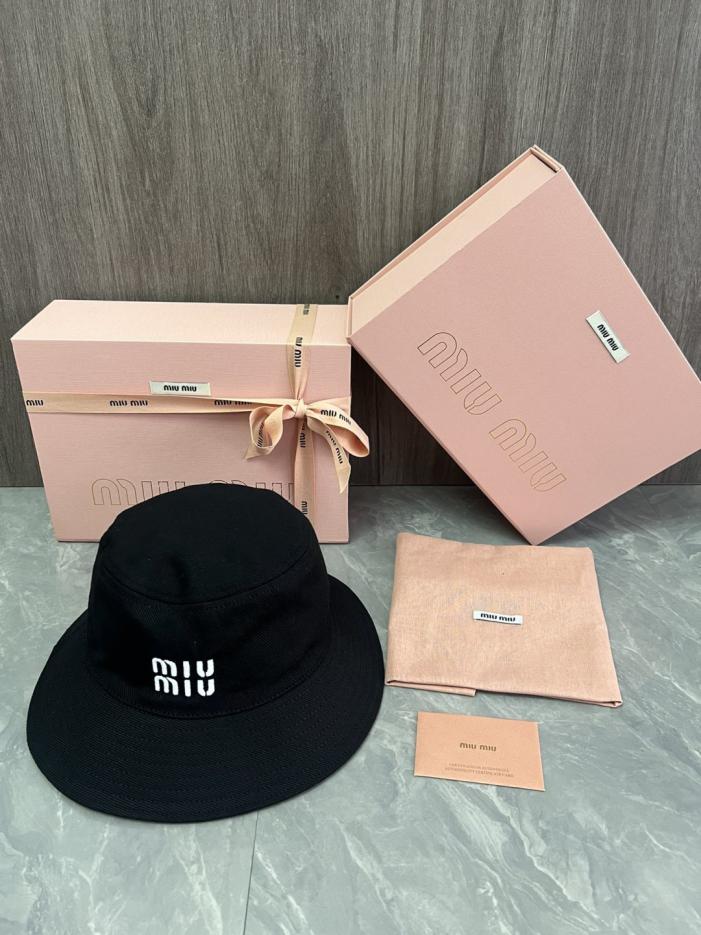 réplica,joyas,joyería,1:1,replica,fake,lujo,barato réplica,joyas,joyería,1:1,replica,fake,lujo,barato Gorro de pescador MiuMiu Original Custom Color Macaron (W3N6OK)