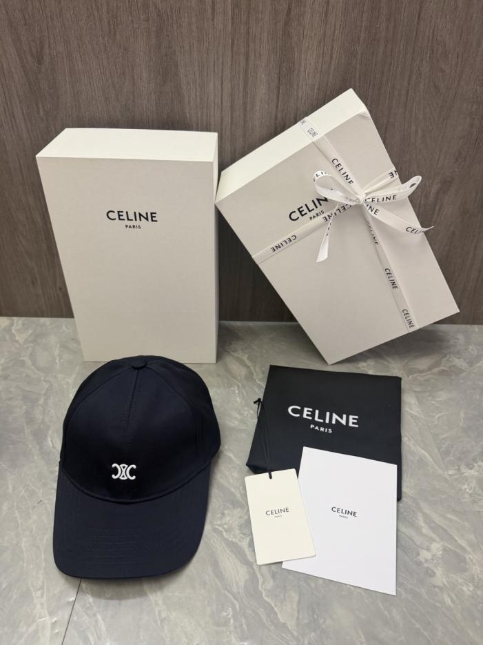réplica,joyas,joyería,1:1,replica,fake,lujo,barato réplica,joyas,joyería,1:1,replica,fake,lujo,barato Gorra CELINE original personalizada con logotipo doble C del Triunfo bordado en el cuerpo (07UDTD)