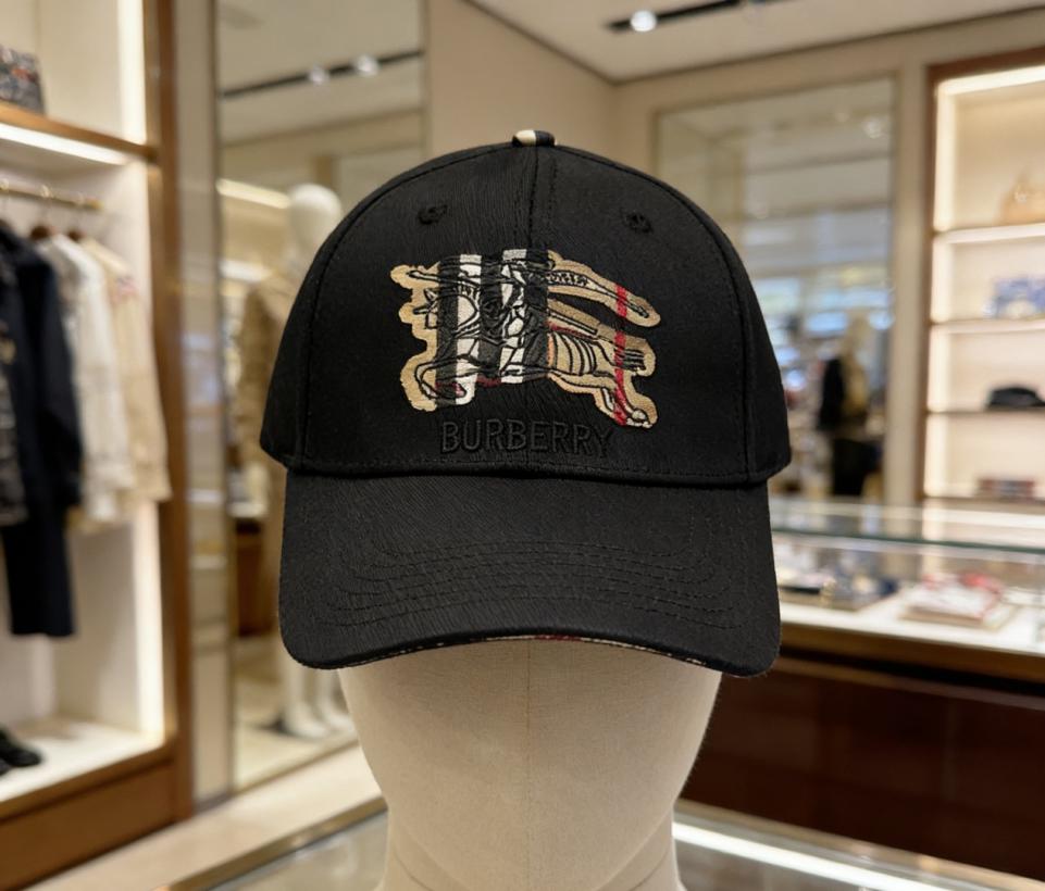 réplica,joyas,joyería,1:1,replica,fake,lujo,barato réplica,joyas,joyería,1:1,replica,fake,lujo,barato Gorra de béisbol Burberry color caqui con bordado ecuestre: Base clásica color caqui con el icónico bordado ecuestre a cuadros (TS42YX)