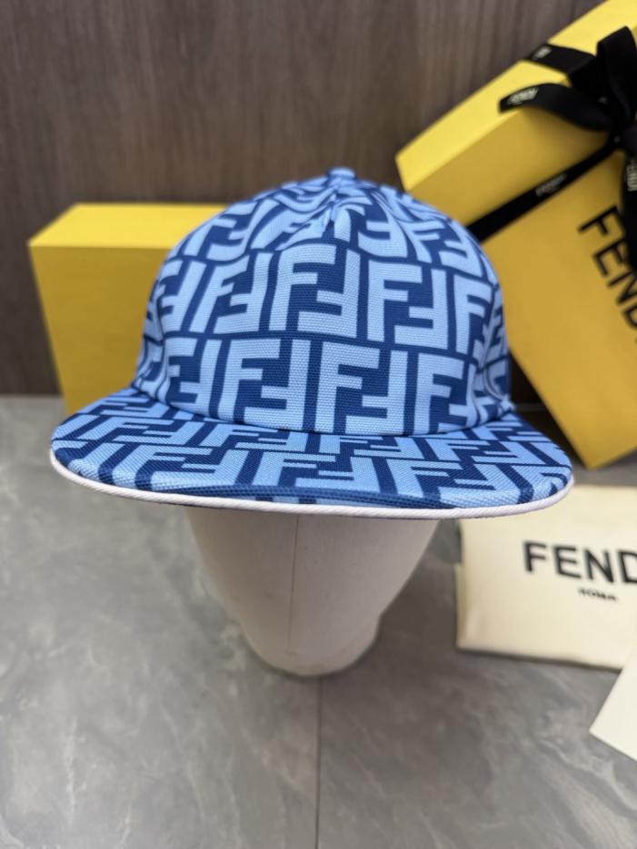 réplica,joyas,joyería,1:1,replica,fake,lujo,barato réplica,joyas,joyería,1:1,replica,fake,lujo,barato Gorra de béisbol Fendi original hecha a medida con visera plana, un estilo clásico que es un éxito de ventas perenne en las tiendas (2XR4N4).